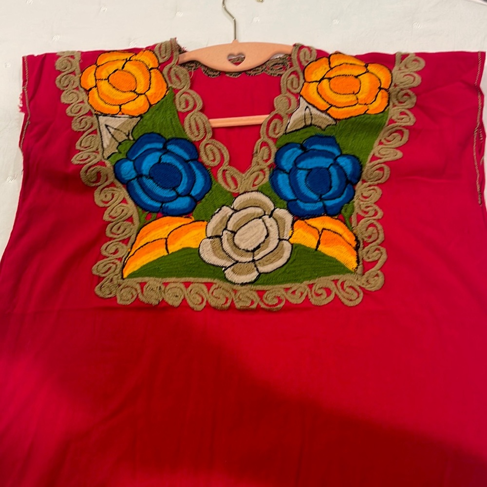 That blouse can fit small or md person - Picture 1 of 1